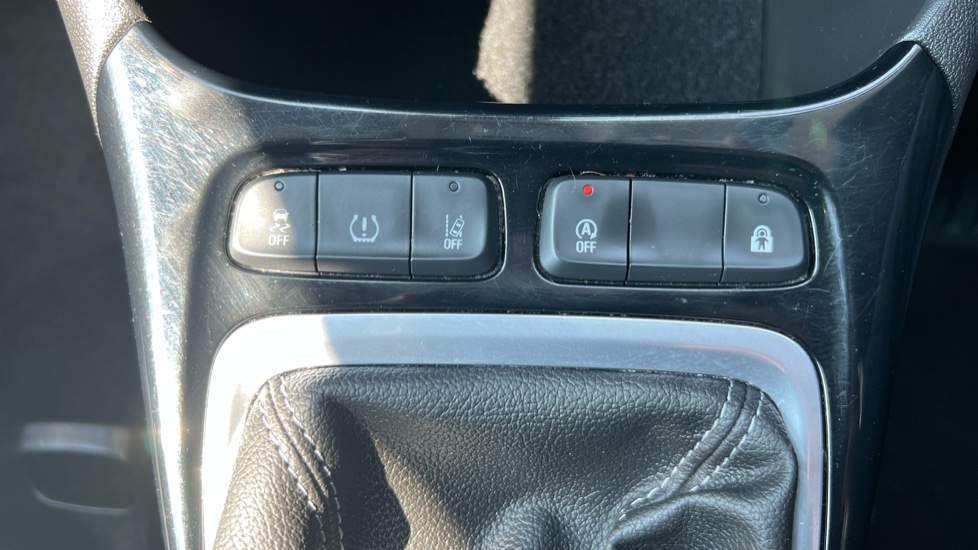 Vauxhall Crossland X 1.2 [83] SRi Nav 5dr [Start Stop] Petrol Hatchback - Image 24