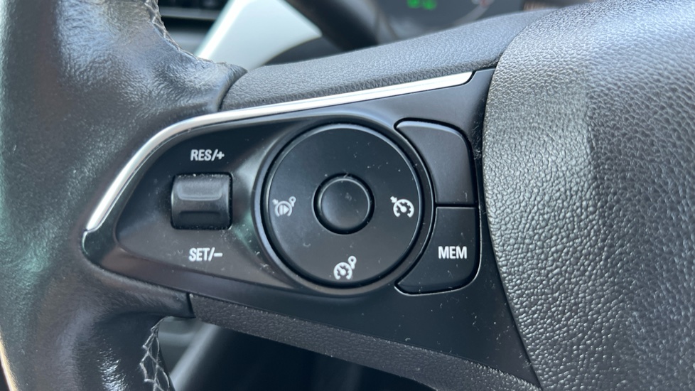 Vauxhall Crossland X 1.2 [83] SRi Nav 5dr [Start Stop] Petrol Hatchback - Image 25