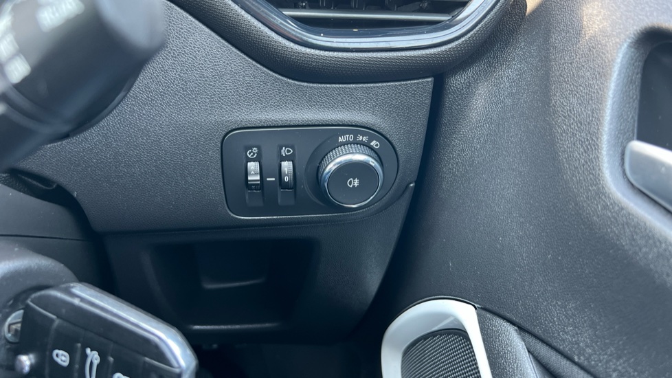 Vauxhall Crossland X 1.2 [83] SRi Nav 5dr [Start Stop] Petrol Hatchback - Image 27