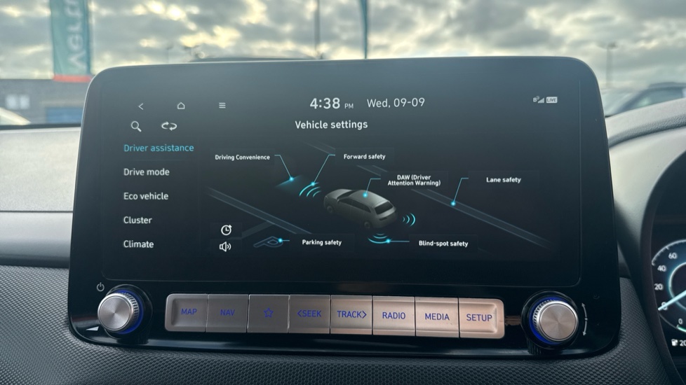 Hyundai KONA 100kW Premium 39kWh 5dr Auto Electric Hatchback - Image 30