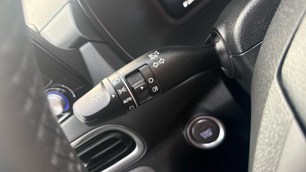 Hyundai KONA 100kW Premium 39kWh 5dr Auto Electric Hatchback - Image 35