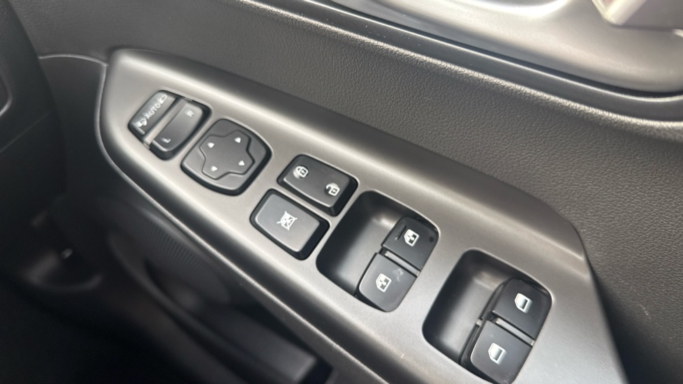 Hyundai KONA 100kW Premium 39kWh 5dr Auto Electric Hatchback - Image 37