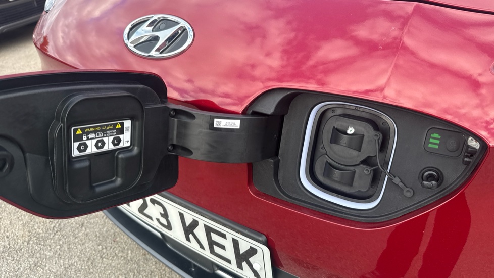 Hyundai KONA 100kW Premium 39kWh 5dr Auto Electric Hatchback - Image 38