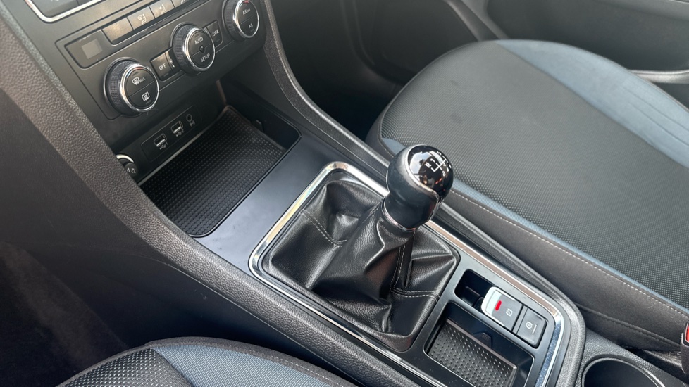 SEAT Ateca 1.0 TSI Ecomotive SE Technology [EZ] 5dr Petrol Estate - Image 13