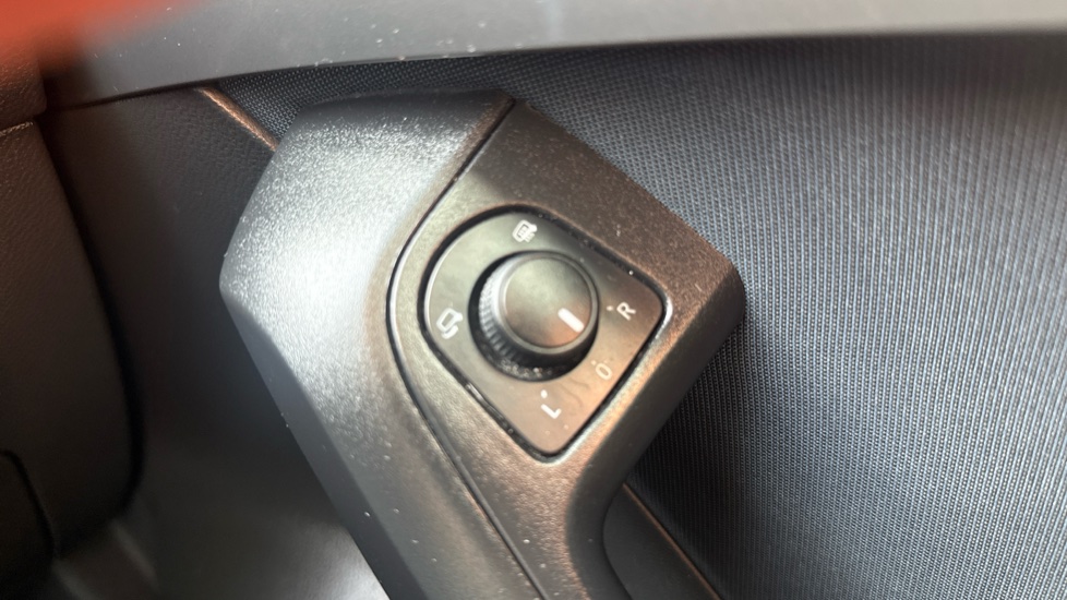 SEAT Ateca 1.0 TSI Ecomotive SE Technology [EZ] 5dr Petrol Estate - Image 34
