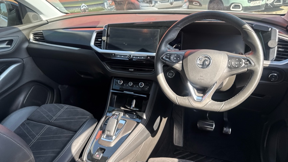Vauxhall Grandland 1.5 Turbo D Ultimate 5dr Auto Diesel Hatchback - Image 11
