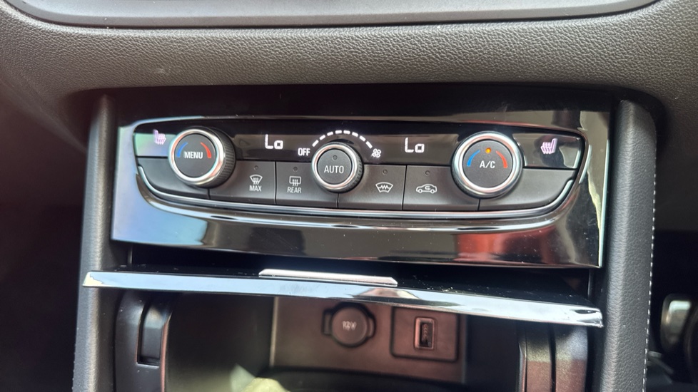 Vauxhall Grandland 1.5 Turbo D Ultimate 5dr Auto Diesel Hatchback - Image 27