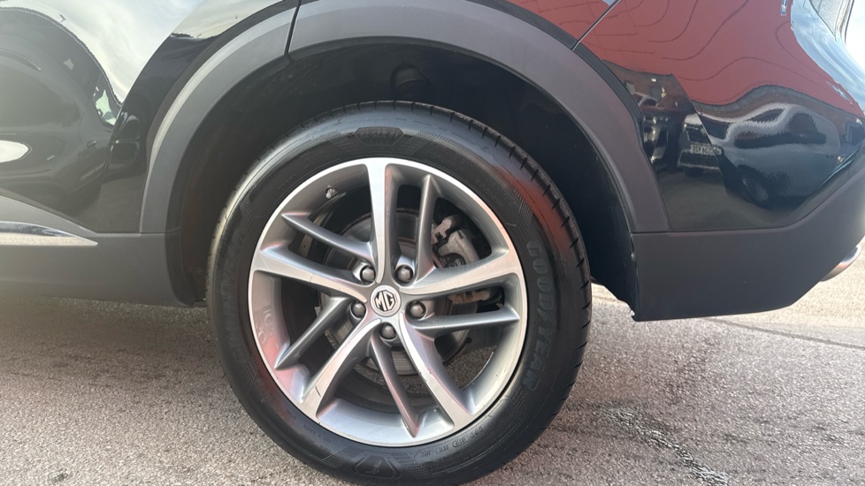 MG HS 1.5 T-GDI Exclusive 5dr DCT Petrol Hatchback - Image 7
