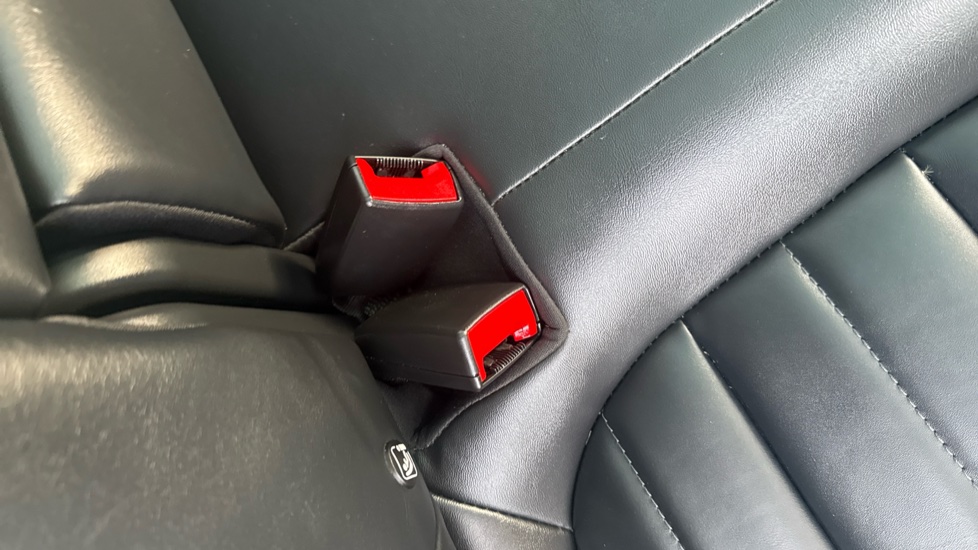 MG HS 1.5 T-GDI Exclusive 5dr DCT Petrol Hatchback - Image 17
