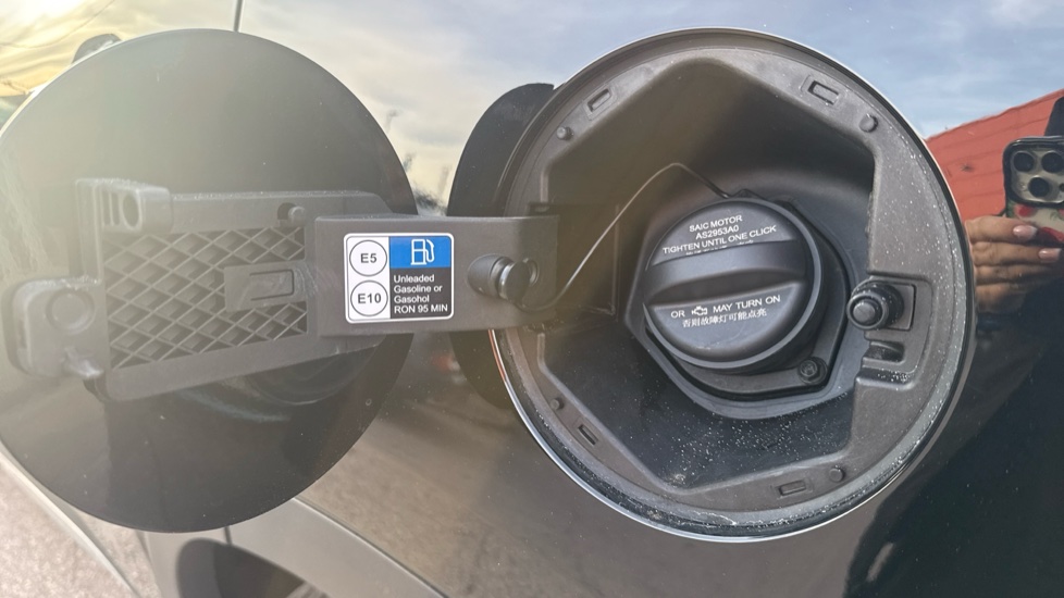 MG HS 1.5 T-GDI Exclusive 5dr DCT Petrol Hatchback - Image 19