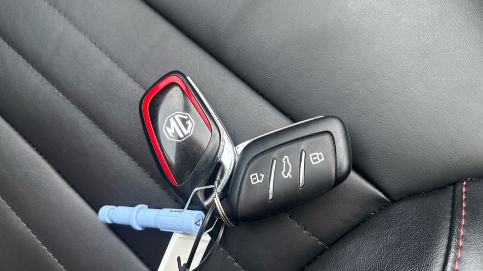 MG HS 1.5 T-GDI Exclusive 5dr DCT Petrol Hatchback - Image 20