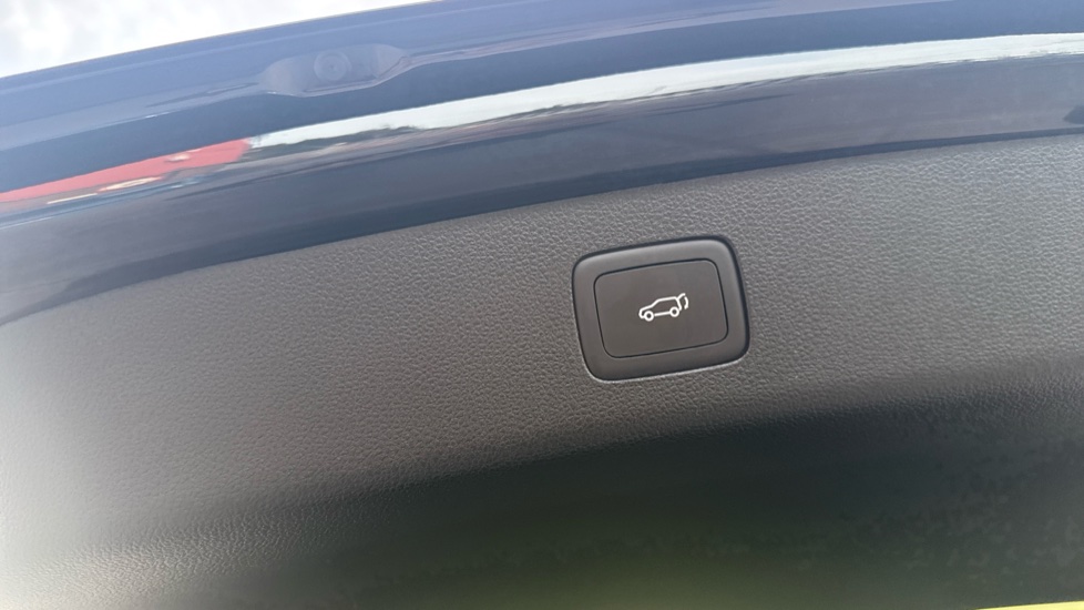 MG HS 1.5 T-GDI Exclusive 5dr DCT Petrol Hatchback - Image 22