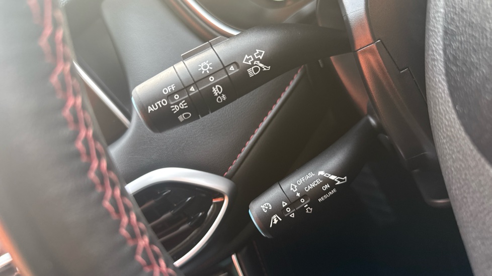MG HS 1.5 T-GDI Exclusive 5dr DCT Petrol Hatchback - Image 28