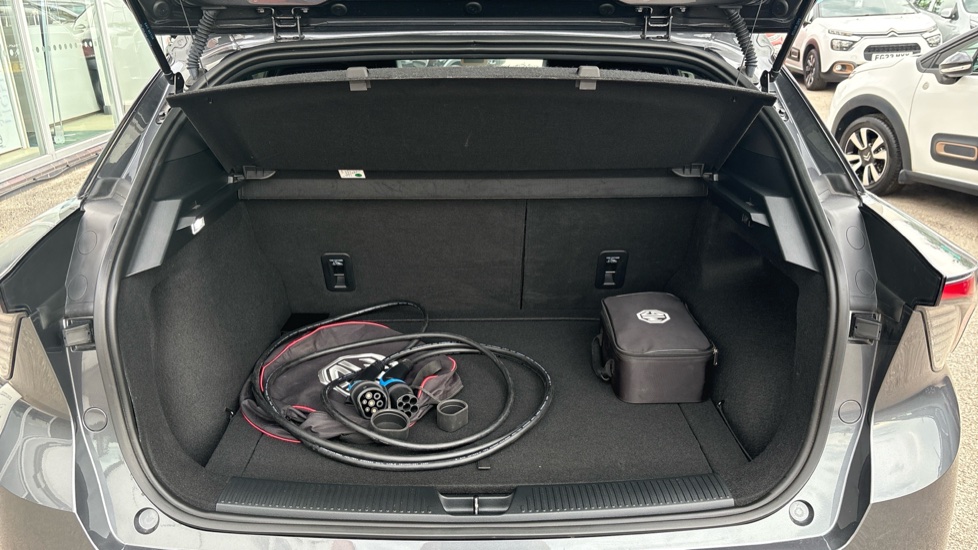 MG MG4 150kW Trophy EV Long Range 64kWh 5dr Auto Electric Hatchback - Image 4