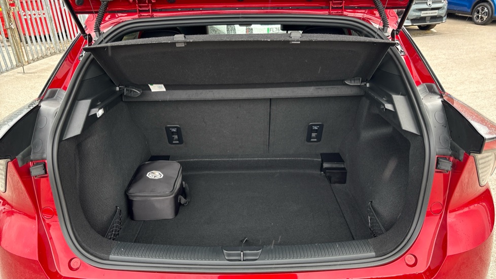 MG MG4 150kW Trophy EV Long Range 64kWh 5dr Auto Electric Hatchback - Image 4