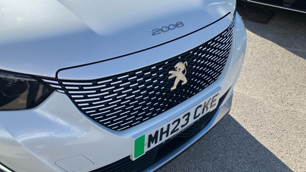 Peugeot 2008 100kW GT 50kWh 5dr Auto Electric Estate - Image 22