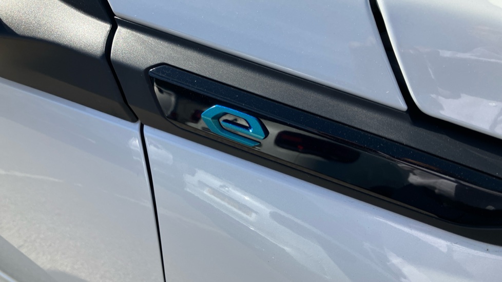 Peugeot 2008 100kW GT 50kWh 5dr Auto Electric Estate - Image 23