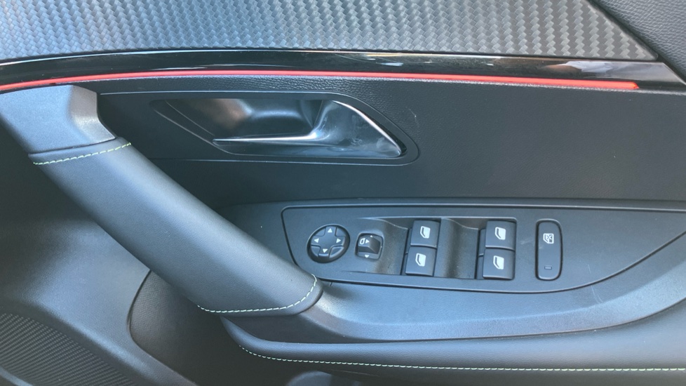 Peugeot 2008 100kW GT 50kWh 5dr Auto Electric Estate - Image 32