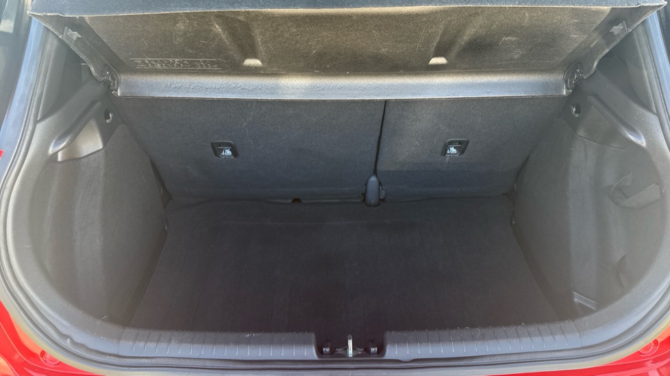 Hyundai i20 1.2 MPi Play 5dr Petrol Hatchback - Image 4