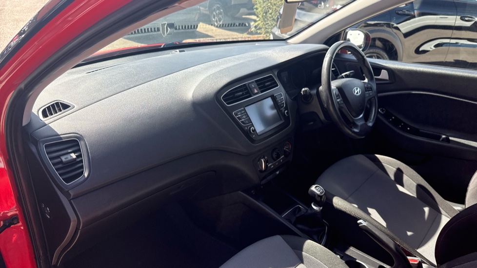 Hyundai i20 1.2 MPi Play 5dr Petrol Hatchback - Image 9