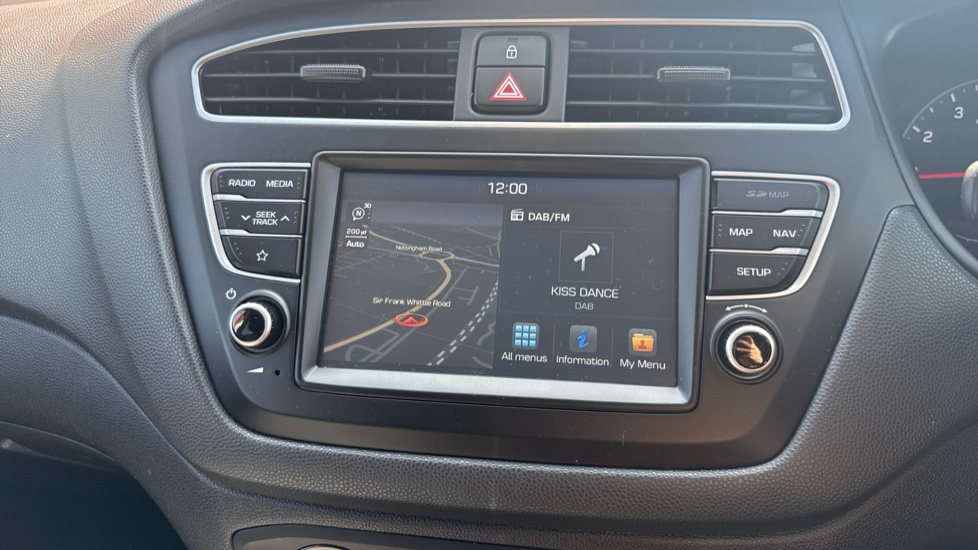 Hyundai i20 1.2 MPi Play 5dr Petrol Hatchback - Image 12