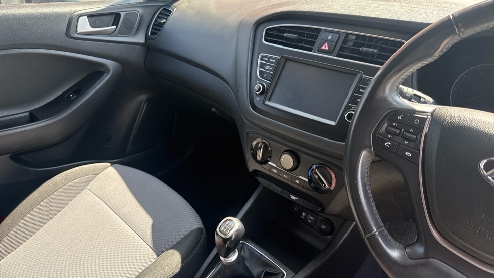 Hyundai i20 1.2 MPi Play 5dr Petrol Hatchback - Image 14