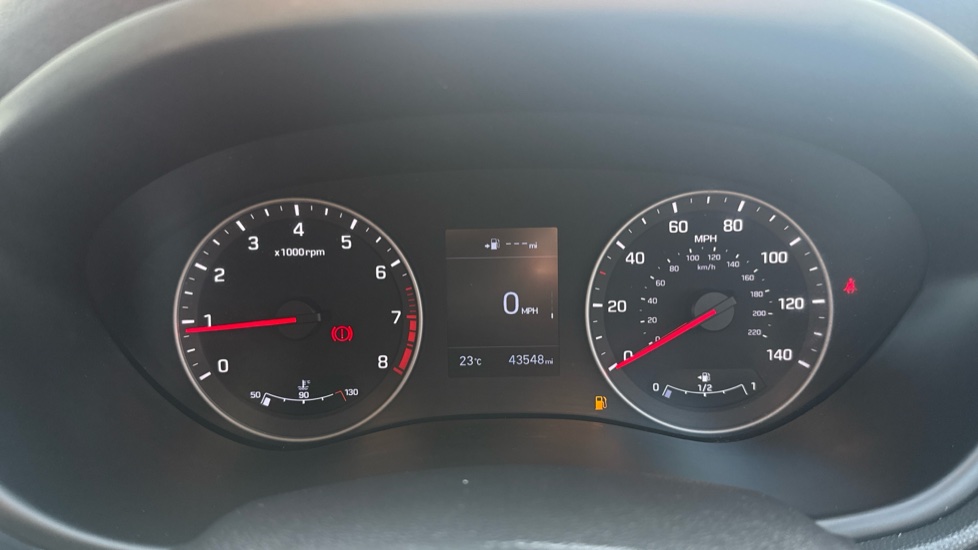 Hyundai i20 1.2 MPi Play 5dr Petrol Hatchback - Image 18