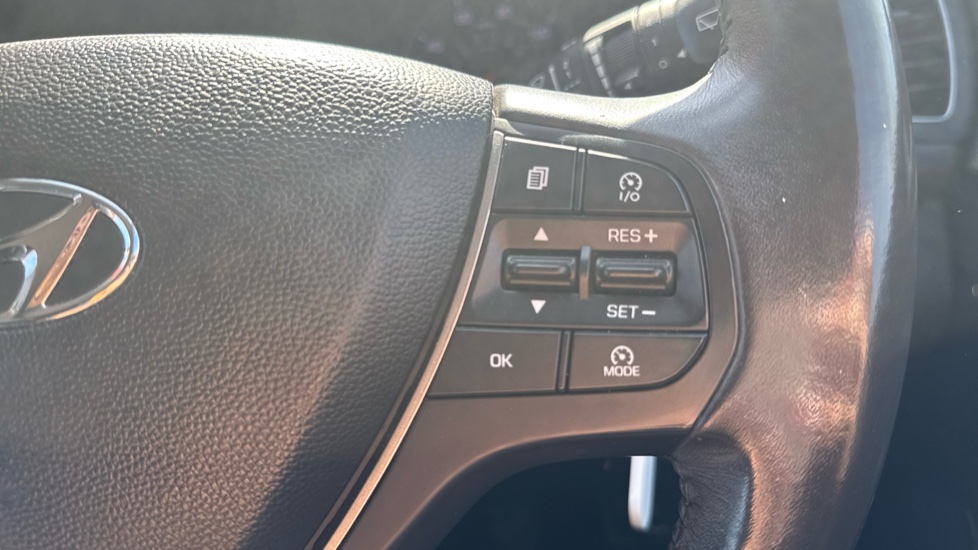 Hyundai i20 1.2 MPi Play 5dr Petrol Hatchback - Image 22