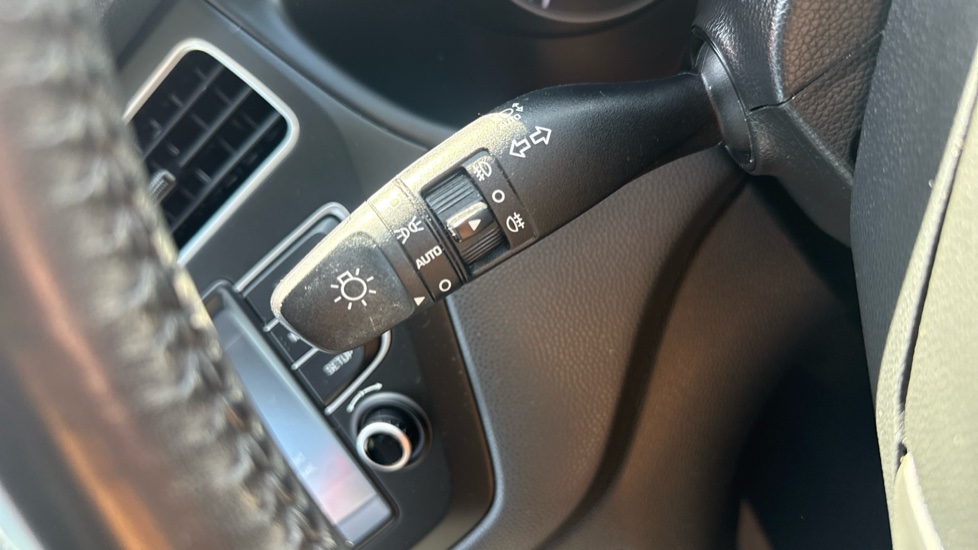 Hyundai i20 1.2 MPi Play 5dr Petrol Hatchback - Image 25