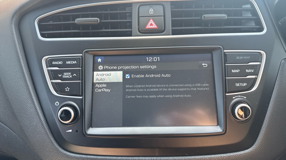 Hyundai i20 1.2 MPi Play 5dr Petrol Hatchback - Image 31
