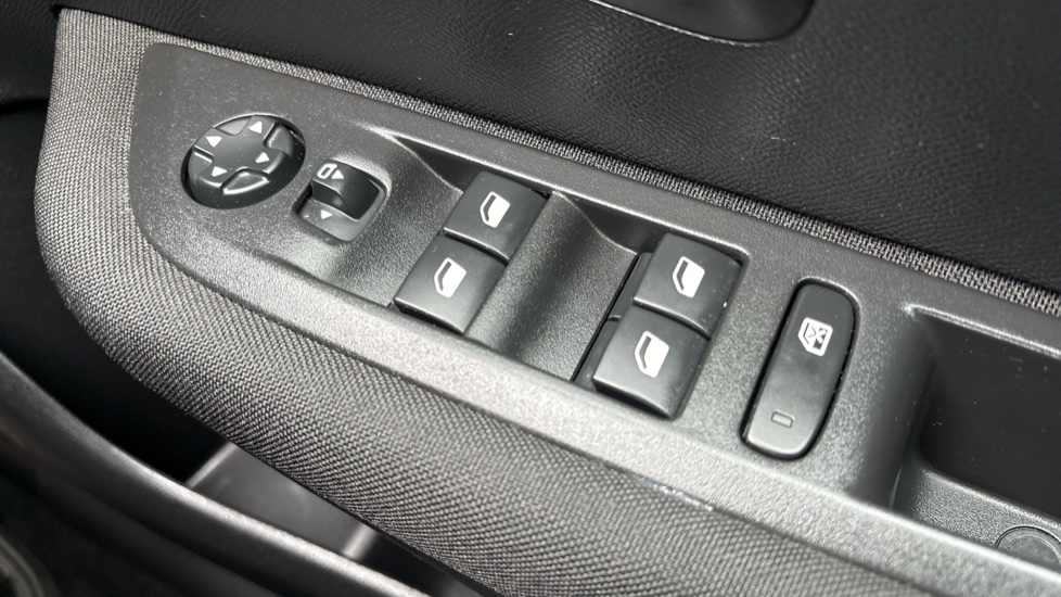 Peugeot 208 1.2 PureTech Active Premium 5dr Petrol Hatchback - Image 26
