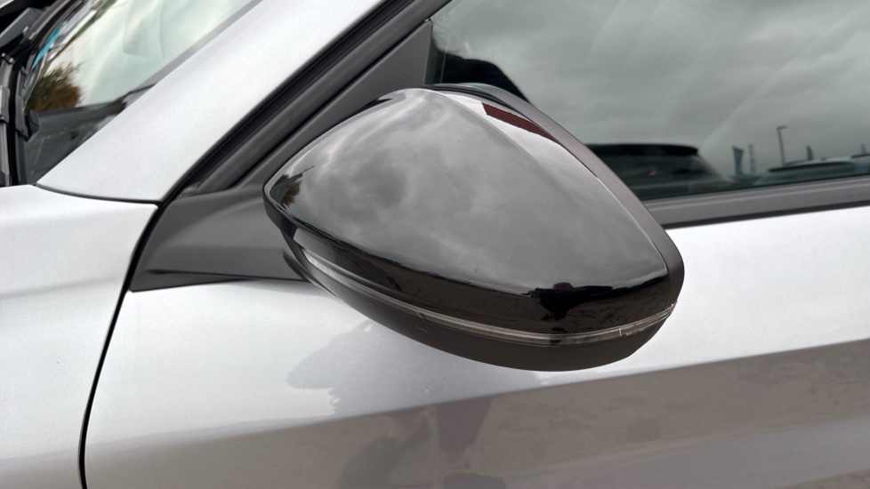 Peugeot 208 1.2 PureTech Active Premium 5dr Petrol Hatchback - Image 31