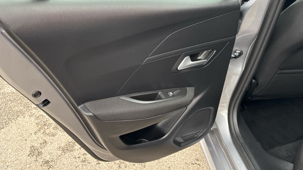 Peugeot 208 1.2 PureTech Active Premium 5dr Petrol Hatchback - Image 33