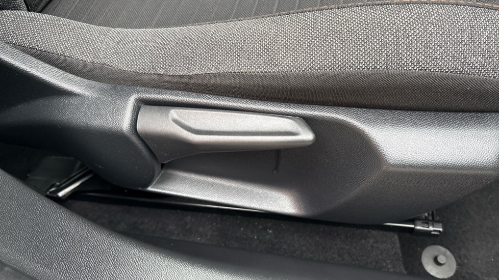 Peugeot 208 1.2 PureTech Active Premium 5dr Petrol Hatchback - Image 35