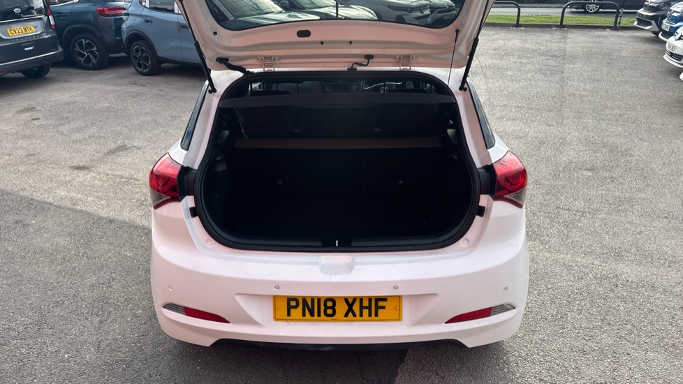 Hyundai i20 1.2 Go SE 5dr Petrol Hatchback - Image 4