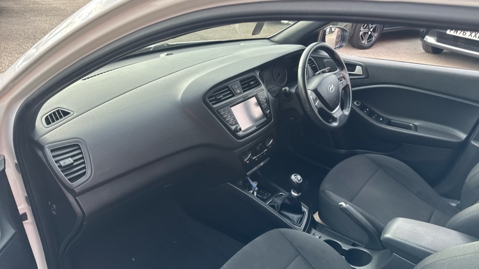 Hyundai i20 1.2 Go SE 5dr Petrol Hatchback - Image 9
