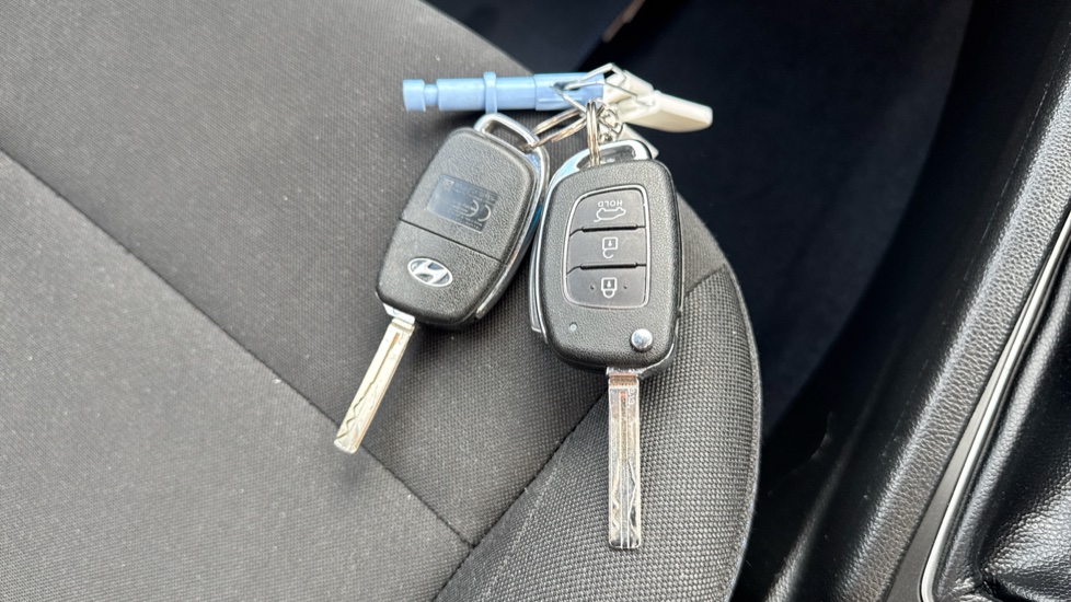 Hyundai i20 1.2 Go SE 5dr Petrol Hatchback - Image 20