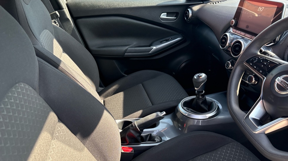 Nissan Juke 1.0 DiG-T Acenta 5dr Petrol Hatchback - Image 14