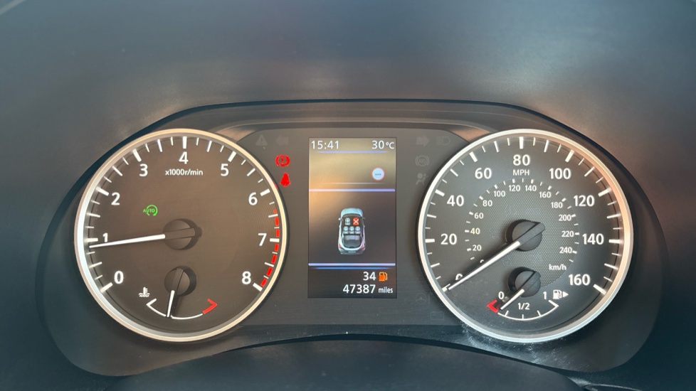 Nissan Juke 1.0 DiG-T Acenta 5dr Petrol Hatchback - Image 18