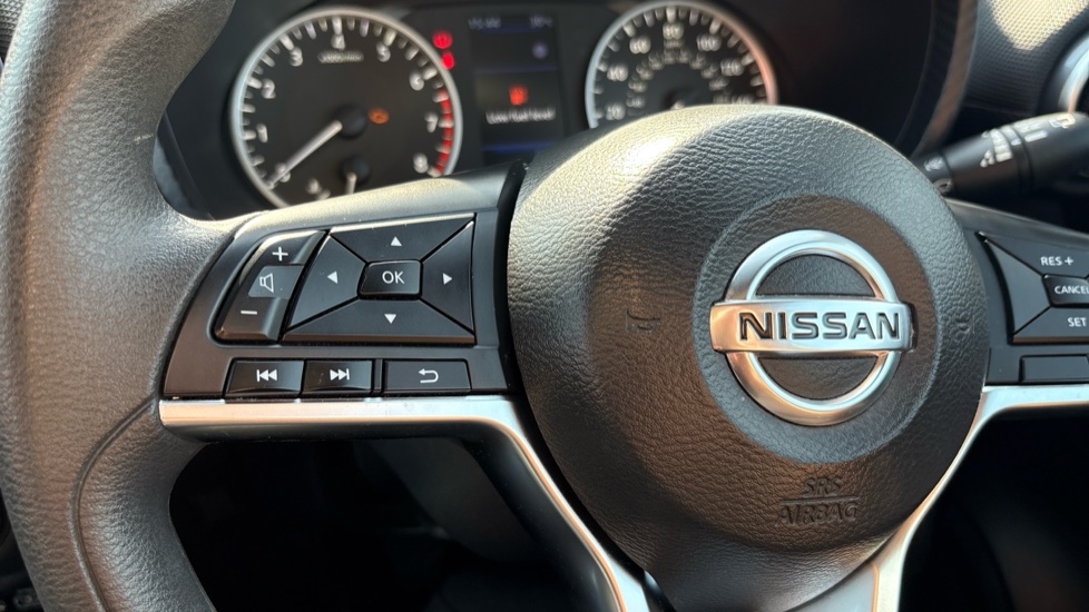 Nissan Juke 1.0 DiG-T Acenta 5dr Petrol Hatchback - Image 29