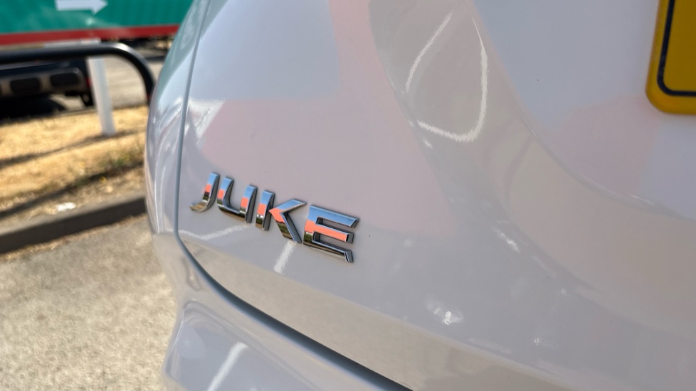 Nissan Juke 1.0 DiG-T Acenta 5dr Petrol Hatchback - Image 33