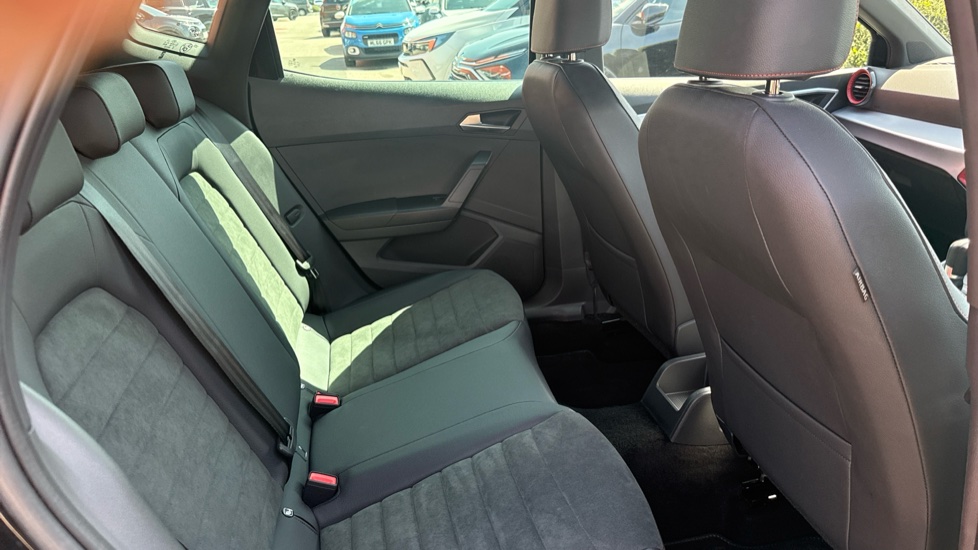 SEAT Arona 1.0 TSI 110 FR Sport 5dr DSG Petrol Hatchback - Image 16