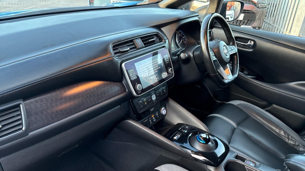 Nissan LEAF 160kW e+ 3.Zero 62kWh 5dr Auto Electric Hatchback - Image 9