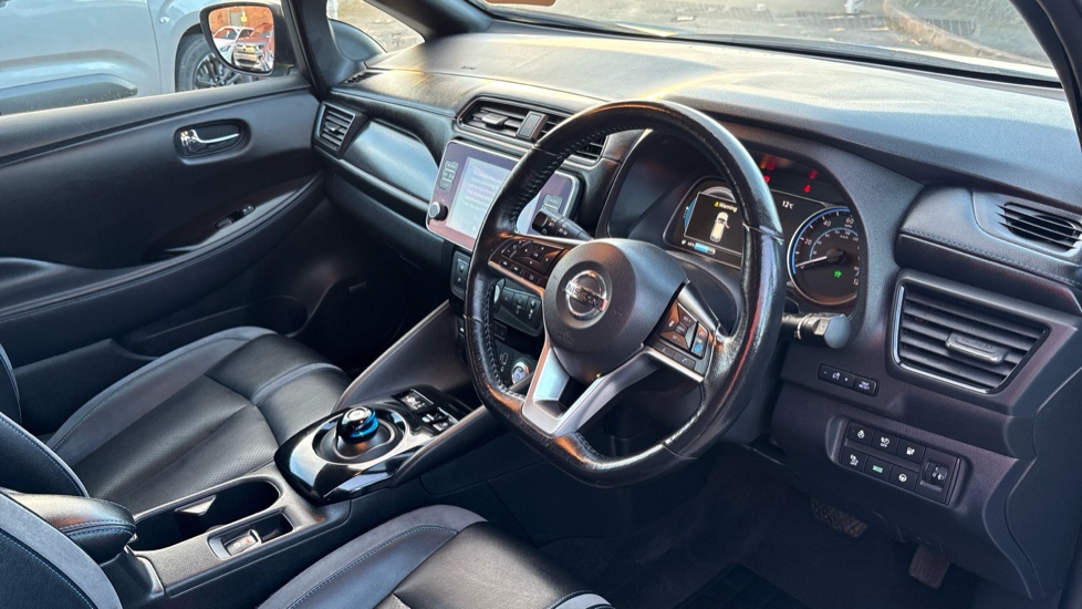 Nissan LEAF 160kW e+ 3.Zero 62kWh 5dr Auto Electric Hatchback - Image 11