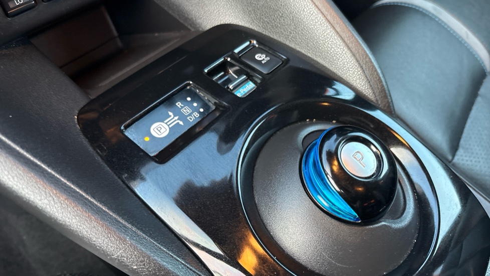 Nissan LEAF 160kW e+ 3.Zero 62kWh 5dr Auto Electric Hatchback - Image 13