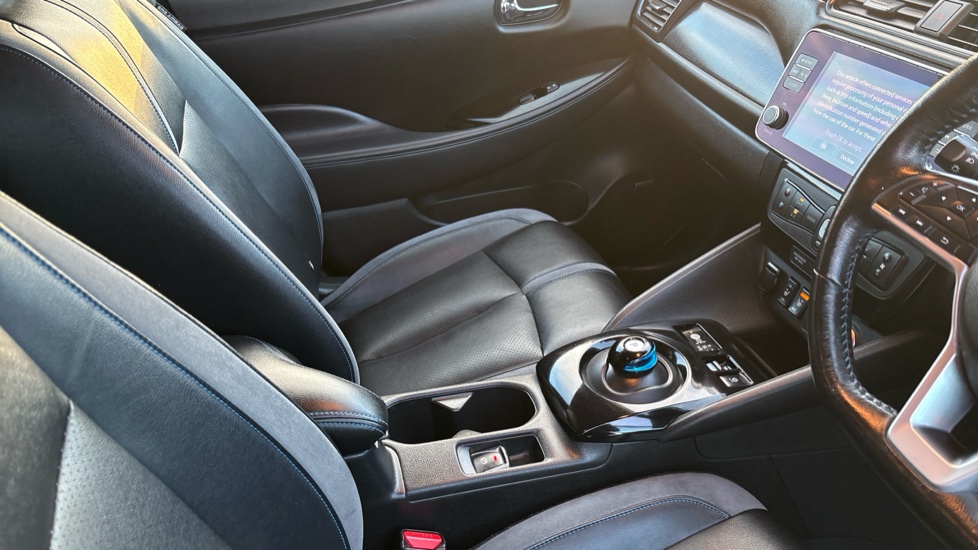 Nissan LEAF 160kW e+ 3.Zero 62kWh 5dr Auto Electric Hatchback - Image 14