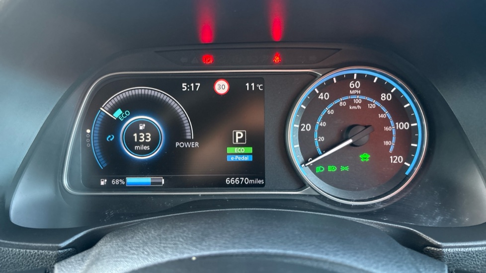 Nissan LEAF 160kW e+ 3.Zero 62kWh 5dr Auto Electric Hatchback - Image 18