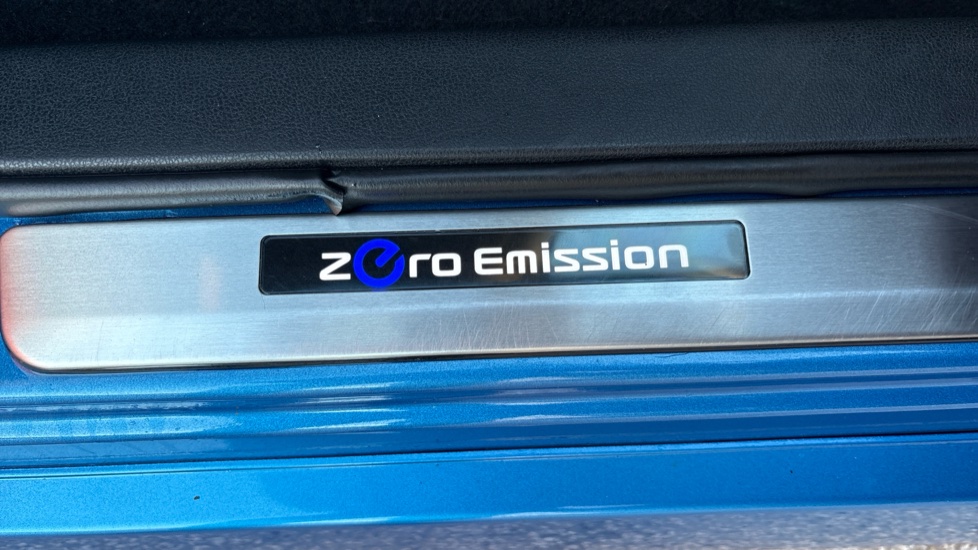 Nissan LEAF 160kW e+ 3.Zero 62kWh 5dr Auto Electric Hatchback - Image 40