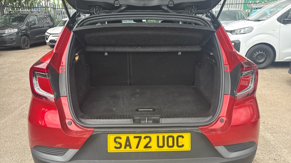 Renault Captur 1.3 Mild hybrid 140 R.S. Line 5dr Petrol Hatchback - Image 4