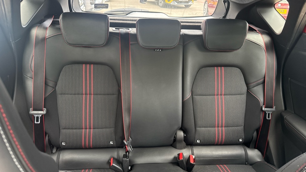 Renault Captur 1.3 Mild hybrid 140 R.S. Line 5dr Petrol Hatchback - Image 15